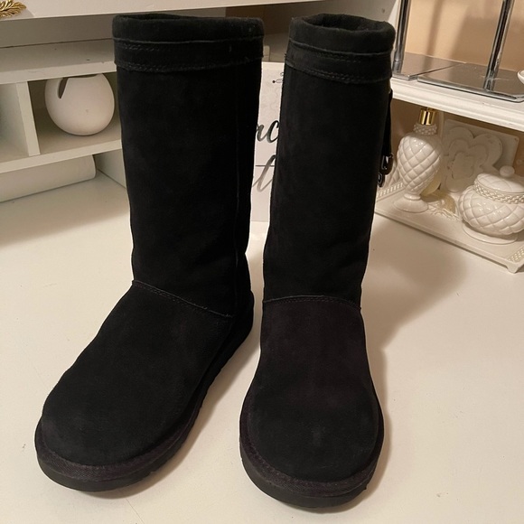 Ugg’s beautiful boots with very unique design - Picture 5 of 14